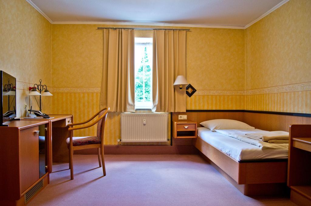 Hotel Garni Promenade Weißenhorn Exteriör bild